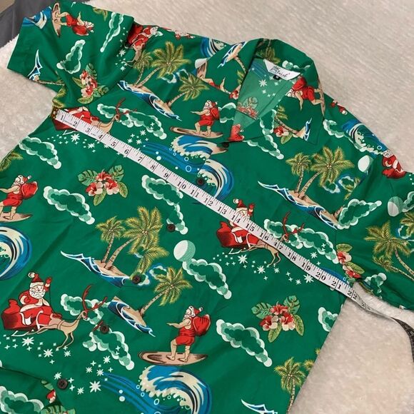Alvish Mens Green Christmas Hawaiian Surfing Santa Button Down Shirt Size Medium - Picture 4 of 6